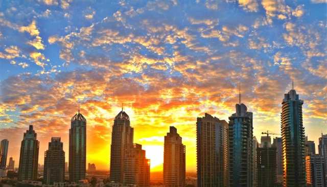 طقس الإمارات.. صحو إلى غائم جزئياً غداً الجمعة