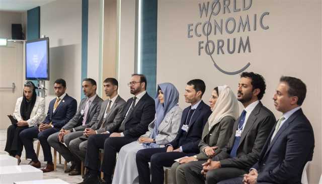 وفد الإمارات برئاسة لطيفة بنت محمد يلتقي كلاوس شواب في دافوس
