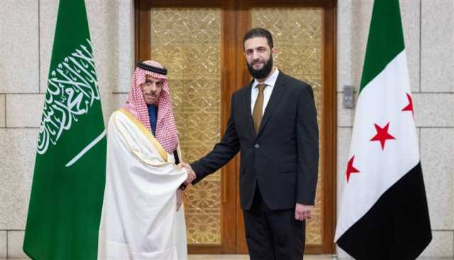 العاهل السعودي وولي العهد يهنئان الشرع برئاسة سوريا