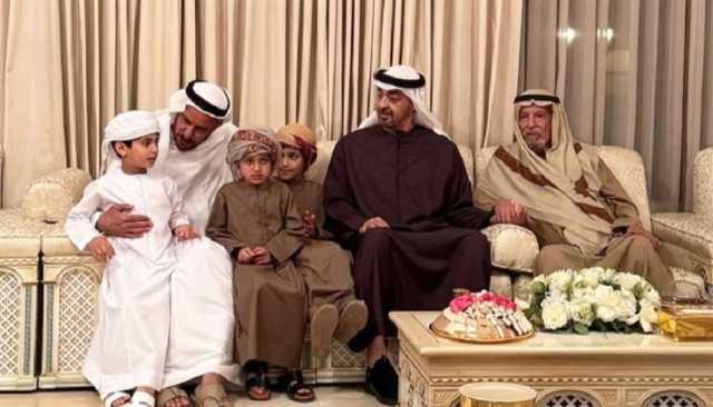 رئيس الدولة يزور أحمد خليفة السويدي في منزله في أبوظبي