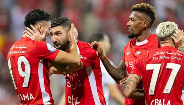 شباب الأهلي يوسع مسافة الأمان.. ورقم قياسي لعمر خريبين