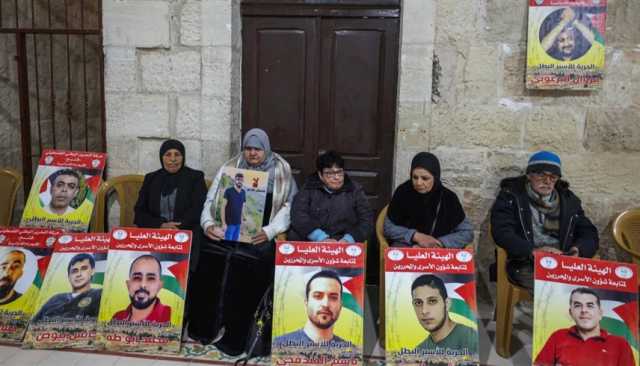 رواتب الأسرى..إلغاؤها يفرح واشنطن ويثير غضب الفلسطينيين