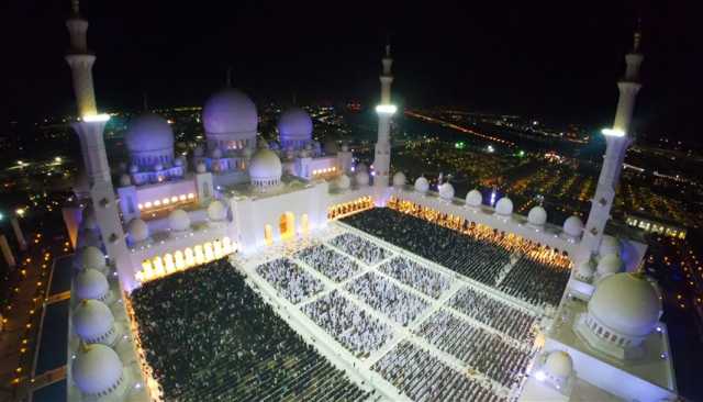 جامع الشيخ زايد الكبير يستكمل استعداداته لاستقبال شهر رمضان