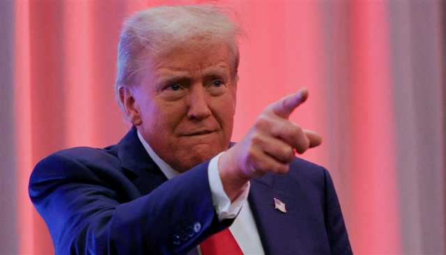 قاضٍ فدرالي يأمر بإلغاء قرار ترامب بإقالة عدد كبير من الموظفين