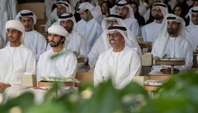 حامد بن زايد يشهد الجلسة الرمضانية الثانية لمجلس محمد بن زايد