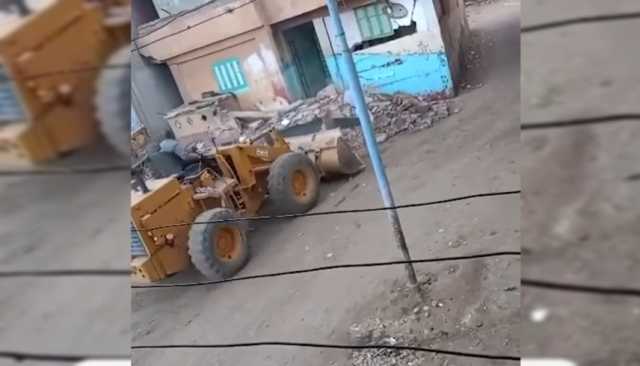 بسبب الميراث.. مصري يهدم منزل شقيقه أثناء الإفطار