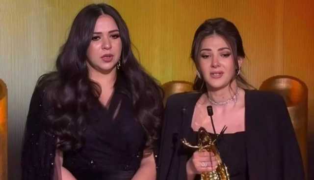 إيمي سمير غانم تبكي بسبب أغنية شقيقتها