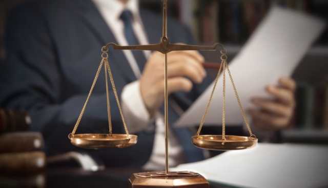 لا أحد يقبل الدفاع عنه.. تأجيل محاكمة معلم متهم باغتصاب تلميذاته