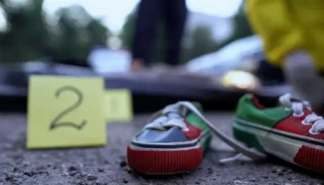 تجرد من إنساينته.. أب يقتل طفليه بوحشية في الحمام أثناء السحور