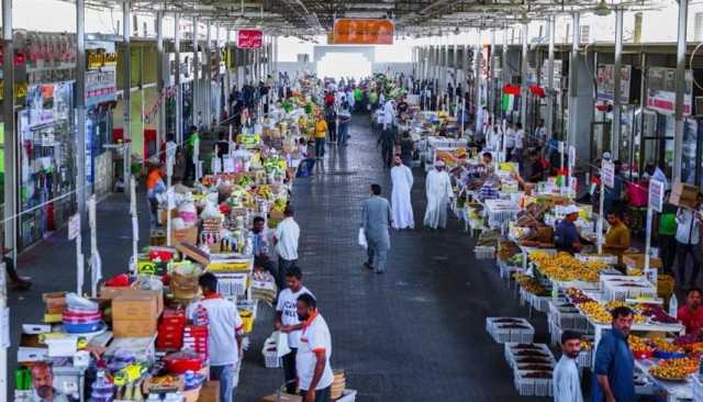 بلدية مدينة العين تكثف جهودها لاستقبال عيد الفطر السعيد