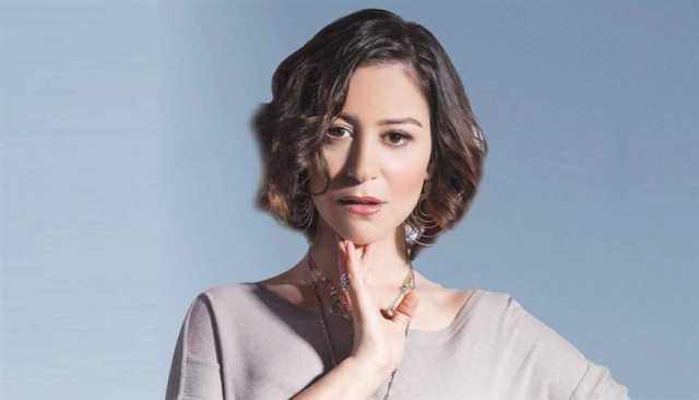 'شمس وقمر'.. منة شلبي تعلن عن أحدث أعمالها في عيد الفطر 