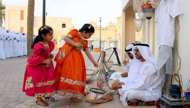 فوالة وعيدية وزيارات..العيد في الإمارات إحياء لموروثات شعبية مبهجة