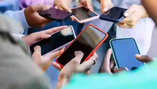 إعداد بسيط في هاتفك قد يجعلك تبدو أصغر بـ10 سنوات!