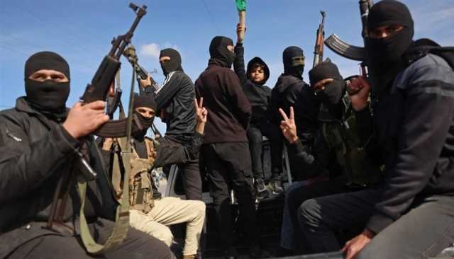 لا تدخروا عبوة أو رصاصة أو سكيناً أو حجراً..حماس تدعو إلى حمل السلاح
