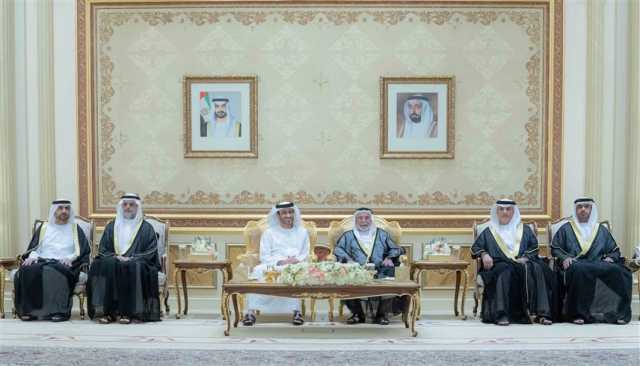 حاكم الشارقة يستقبل المهنئين بعيد الفطر