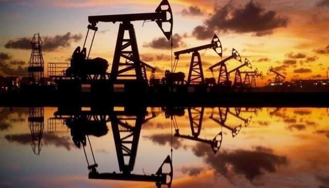 النفط يتجه لقطع سلسلة مكاسب دامت 7 أسابيع