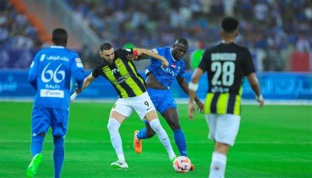 الشوط الأول.. الاتحاد يتقدم على الهلال بثلاثية
