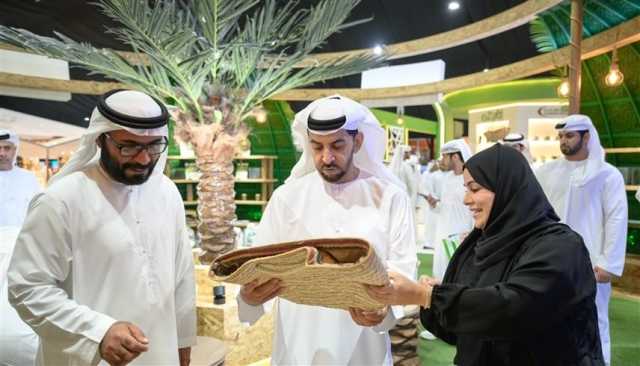 حمدان بن زايد يطلع على الدورة الثانية من مهرجان ومزاد ليوا للتمور