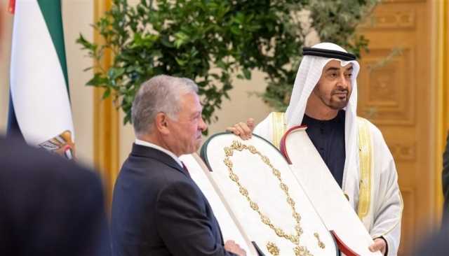 رئيس الدولة يمنح ملك الأردن 'وسام زايد'