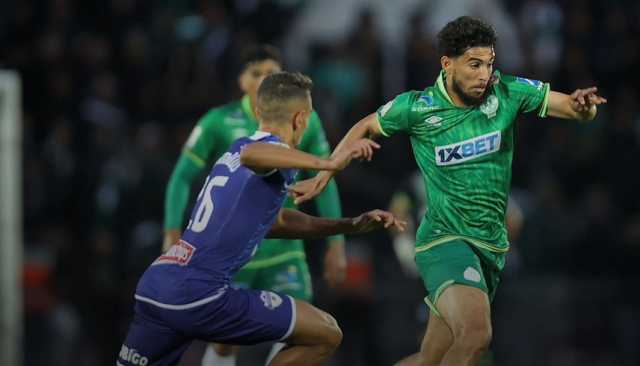الدوري المغربي.. الرجاء يتعادل مع شباب السوالم