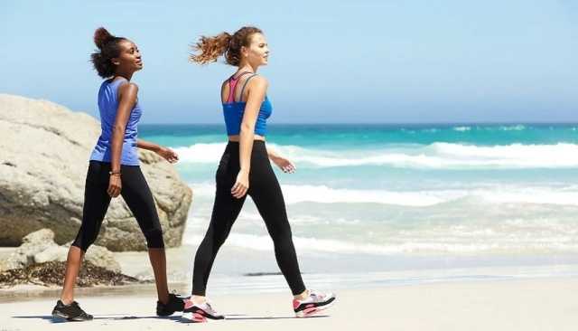 المشي يقلل من خطر إصابة النساء بسرطان الثدي