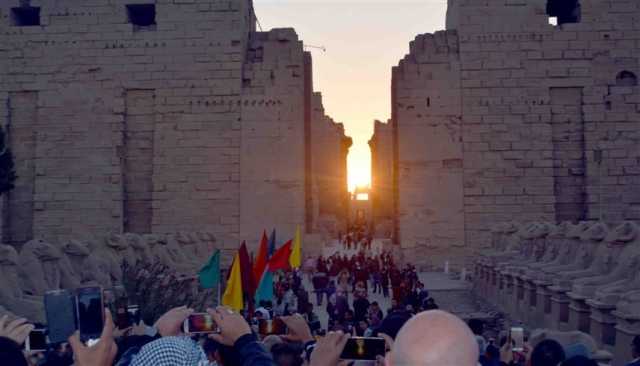 الشمس تتعامد على الكرنك معلنةً بداية فصل الشتاء