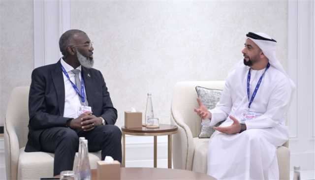 سيف بن زايد ورئيس وزراء كوراساو يبحثان التعاون