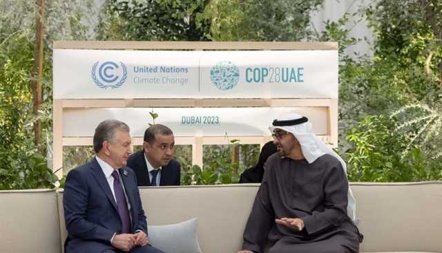 رئيس الدولة يتحادث مع رئيس أوزباكستان في COP28