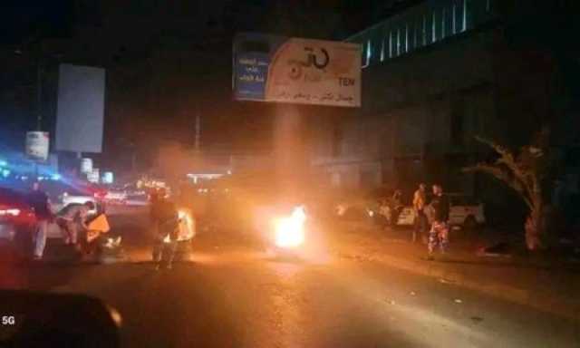 اندلاع تظاهرات غاضبة في عدن تنديدا بانهيار العملة وانقطاع الكهربائي