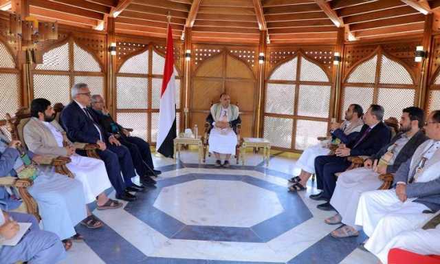 الرئيس المشاط يطلع من رئيس الوفد الوطني على آخر مستجدات المفاوضات