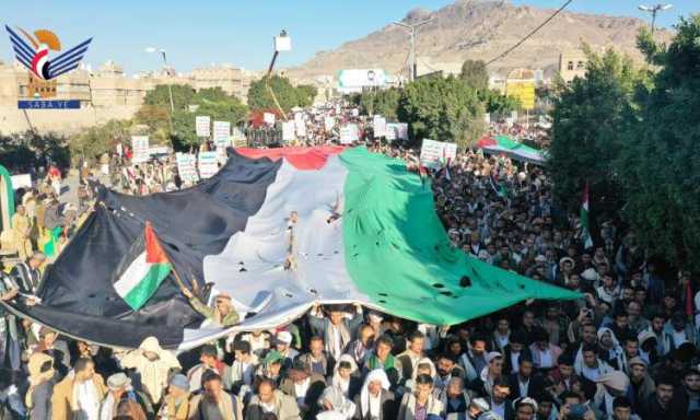 مسيرة حاشدة بصنعاء تعلن الجاهزية لكل الخيارات