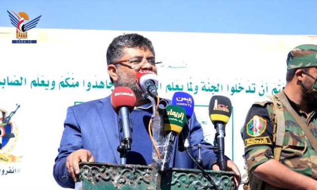 محمد الحوثي يعلن موقف صارم من غارات امس