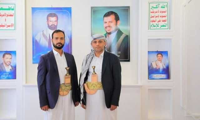 الرئيس المشاط يكرم أسرة الشهيد القائد السيد حسين بدر الدين الحوثي