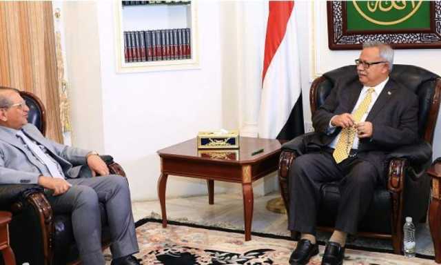 بن حبتور يناقش أولويات خطة وزارة التخطيط للعام 1446هـ