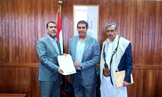 مكافحة الفساد تتسلم إقرار نائب وزير النقل والأشغال العامة