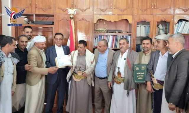 وزارة المالية تكرم مصلحة الضرائب