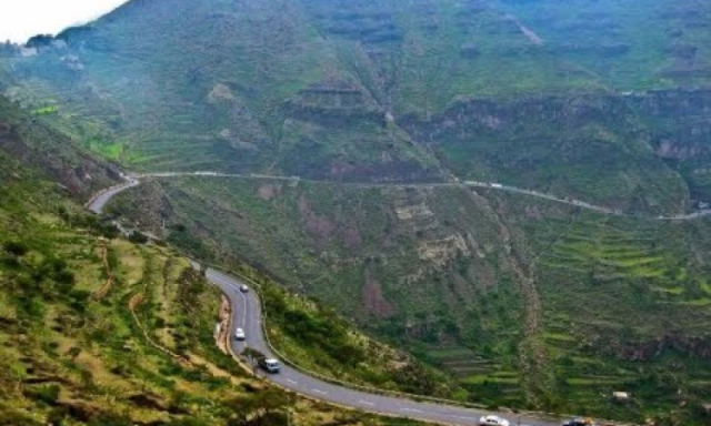 أجواء ممطرة بالمرتفعات الجبلية
