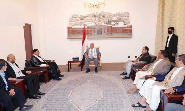 الرهوي يستقبل رئيس مجلس الوزراء العراقي الأسبق عادل عبد المهدي