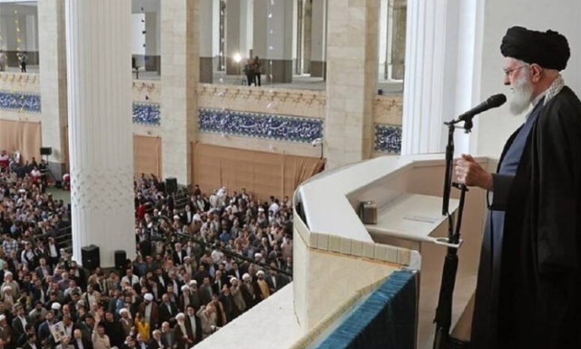 خامنئي يرد في خطبة العيد على تهديدات ترامب