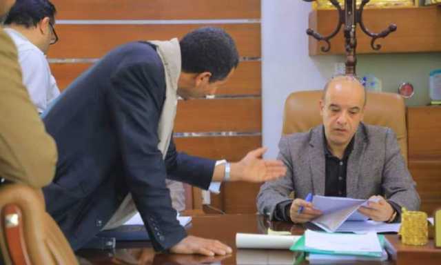 وزير الاقتصاد يلتقي المواطنين خلال اليوم المفتوح