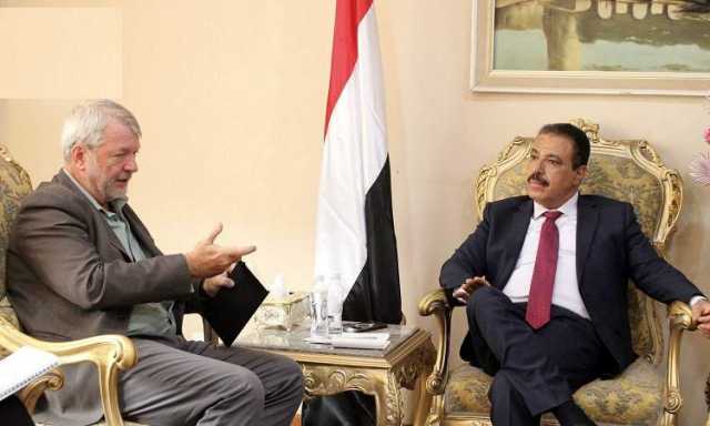 وزير الخارجية يلتقي الممثل المقيم لمنظمة اليونيسف بصنعاء