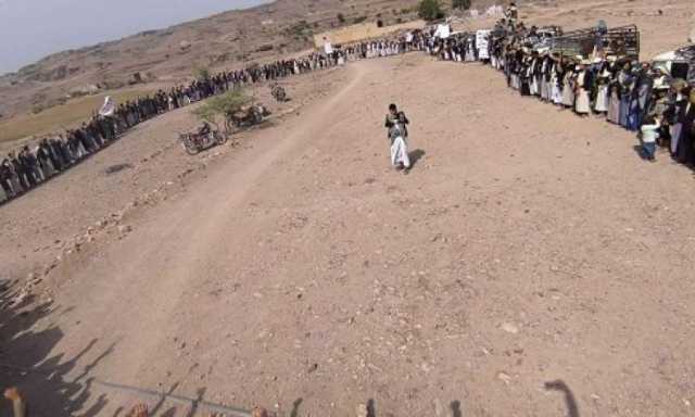وقفة مسلحة في جبل الشرق بذمار للبراءة من الخونة