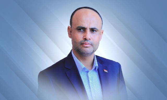 الرئيس المشاط يؤكد وقوف اليمن إلى جانب إيران في حقها بالدفاع عن سيادتها
