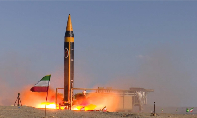 ايران تكشف عن صواريخ جديدة يصعب رصدها أو اعتراضها