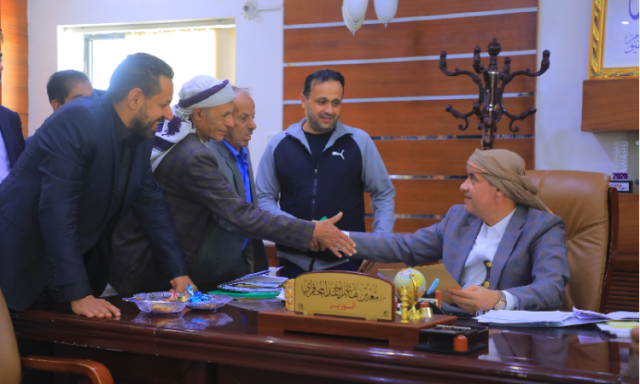وزير الاقتصاد يلتقي المواطنين خلال اليوم المفتوح