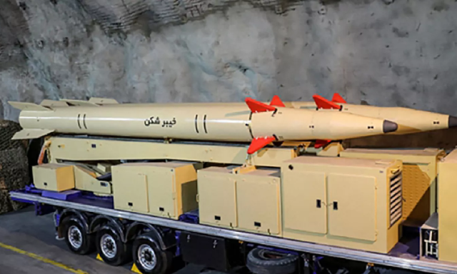 ايران تكشف عن سلاح جديد نوعي ومرعب