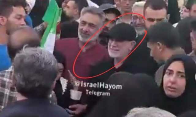 بعد إعلان اغتياله .. قائد فيلق القدس إسماعيل قاآني يظهر وسط الحشود بطهران