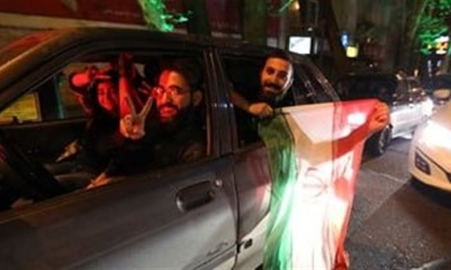 الـ6 مساءَ اليوم: احتفال النصر في ساحة الثورة بطهران