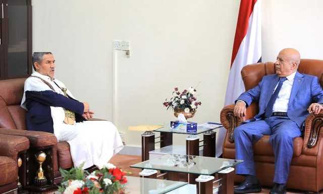 رئيس مجلس الوزراء يناقش مع وزير الشباب والرياضة أنشطة الوزارة