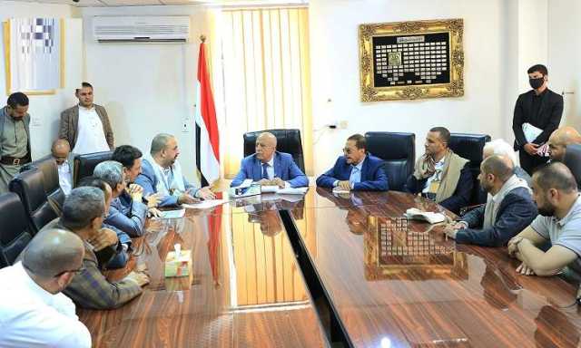 الرهوي يلتقي قيادة الغرفة التجارية الصناعية بأمانة العاصمة